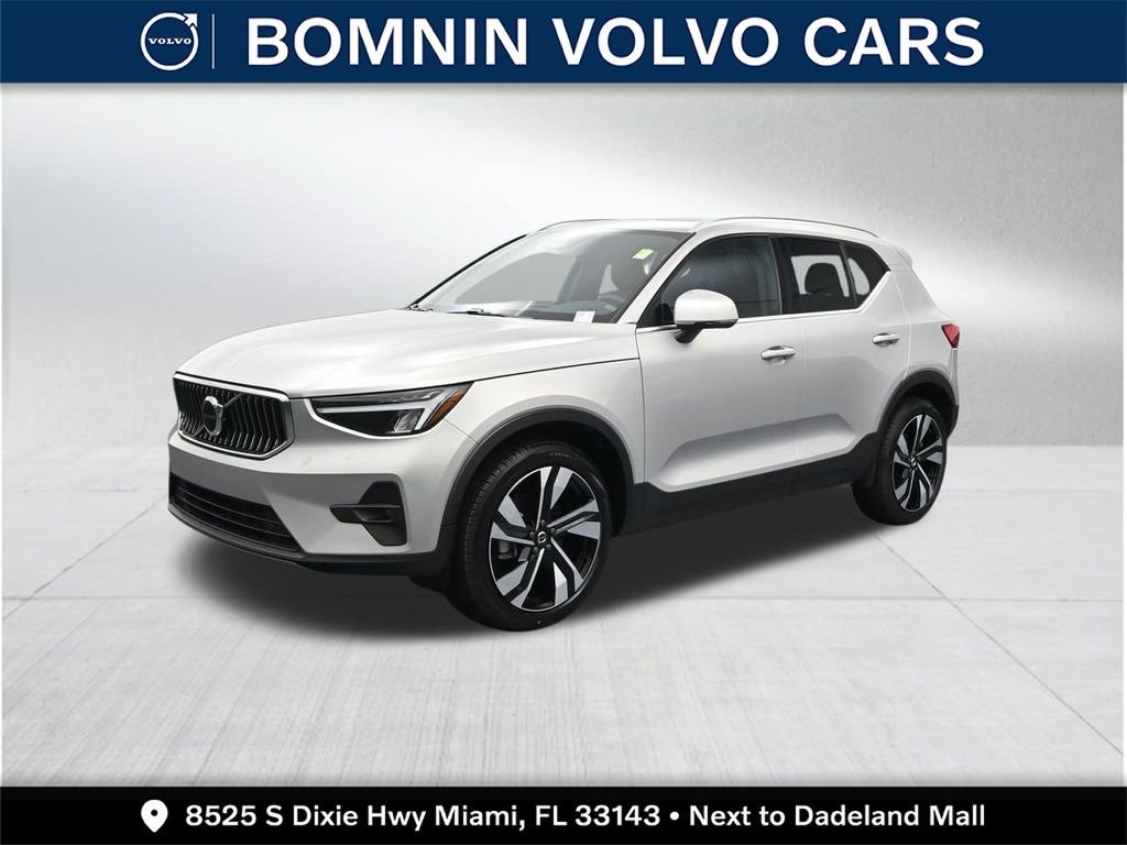 Used 2023 Volvo XC40 B5 Plus