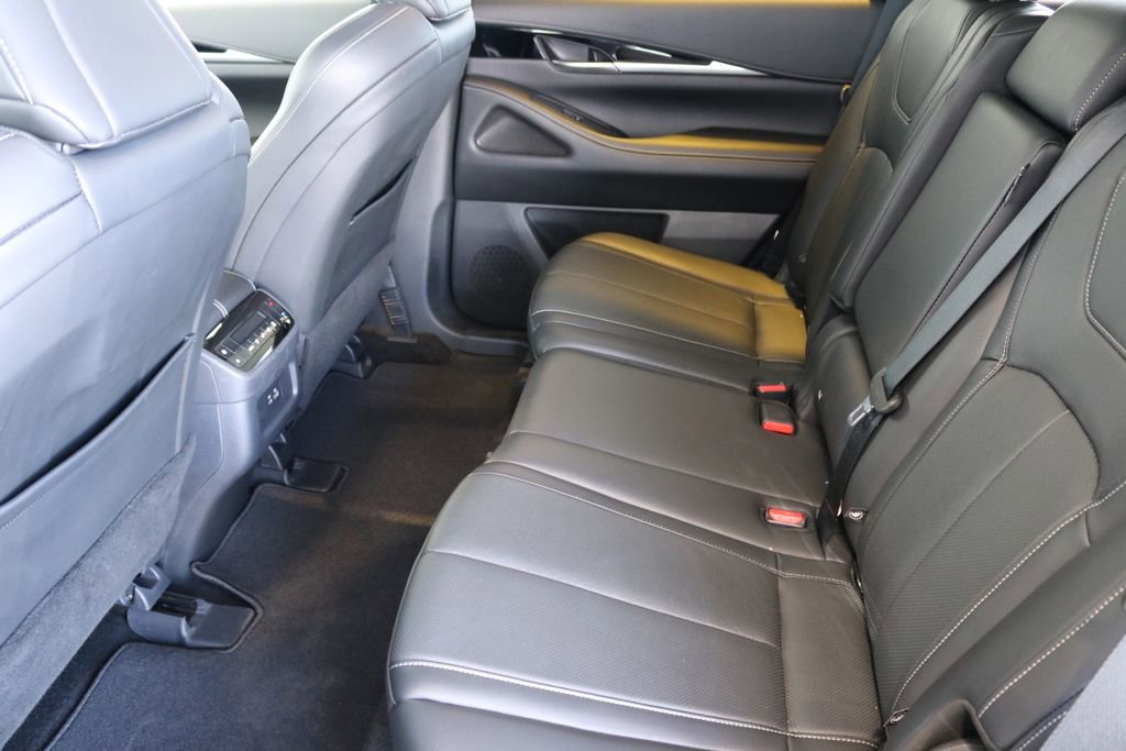 Certified 2025 INFINITI QX60 Pure image 24