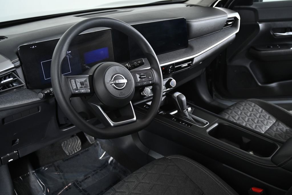 Used 2025 Nissan Kicks SV w/ SV Premium Package image 13