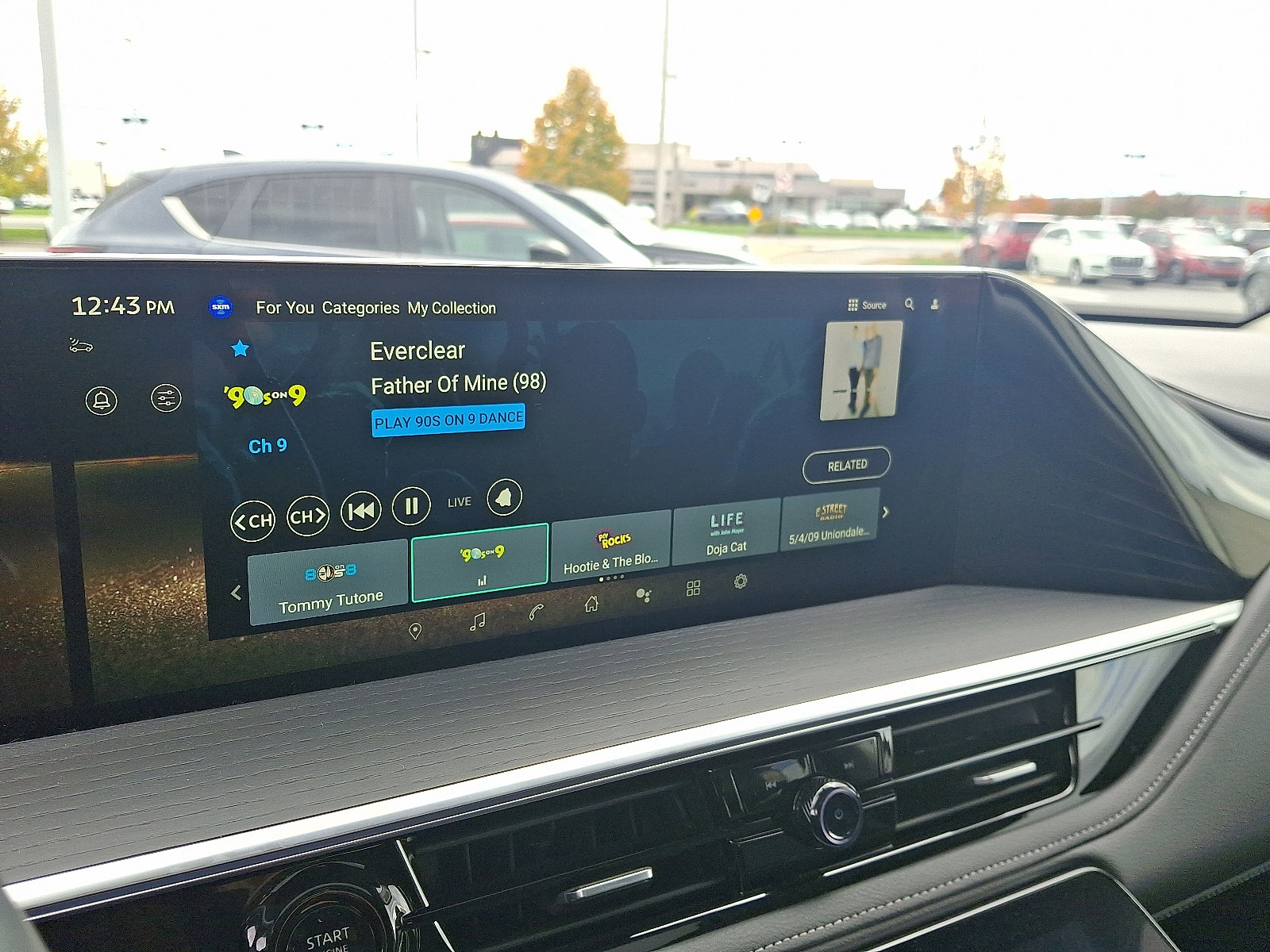 Certified 2025 INFINITI QX80 Sensory image 17