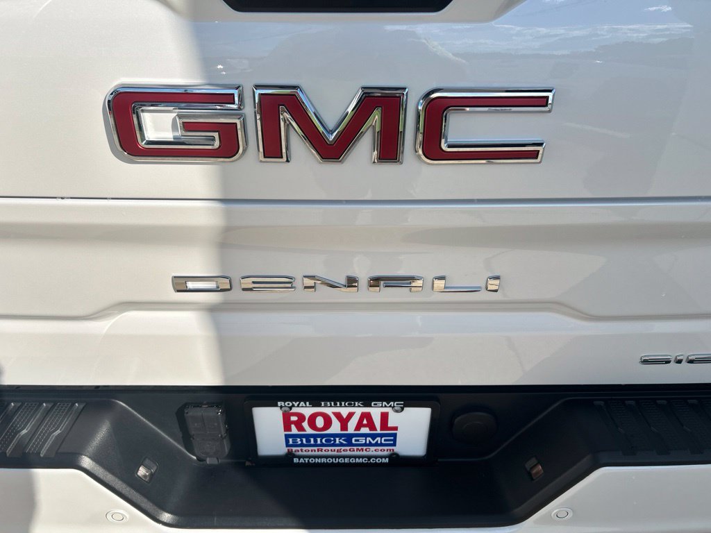 Used 2024 GMC Sierra 1500 Denali w/ Technology Package AWD/4WD image 33