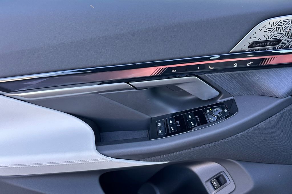 New 2026 BMW 550e xDrive 550e xDrive w/ Executive Package image 10