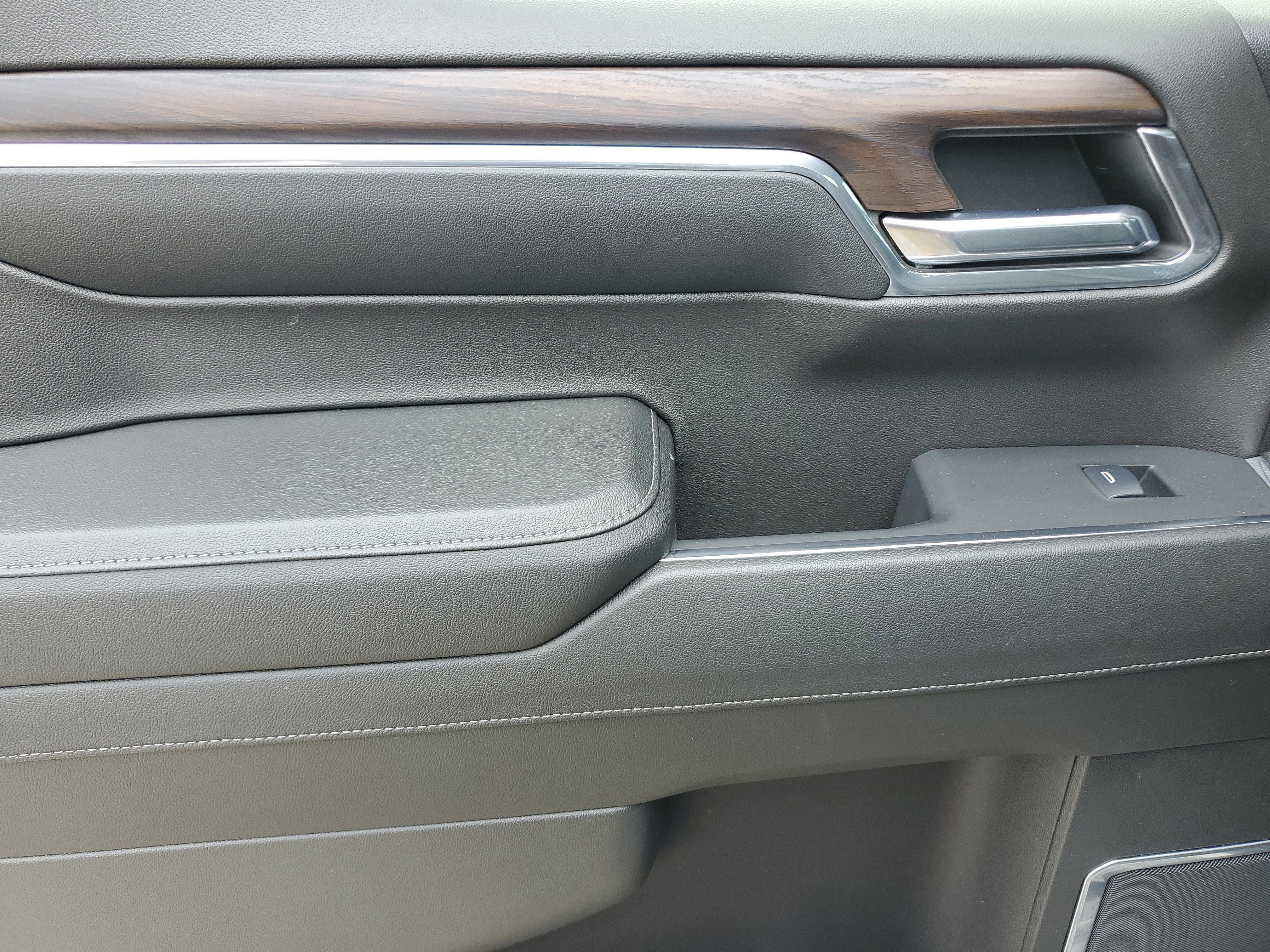 Used 2024 GMC Sierra 1500 SLT image 13