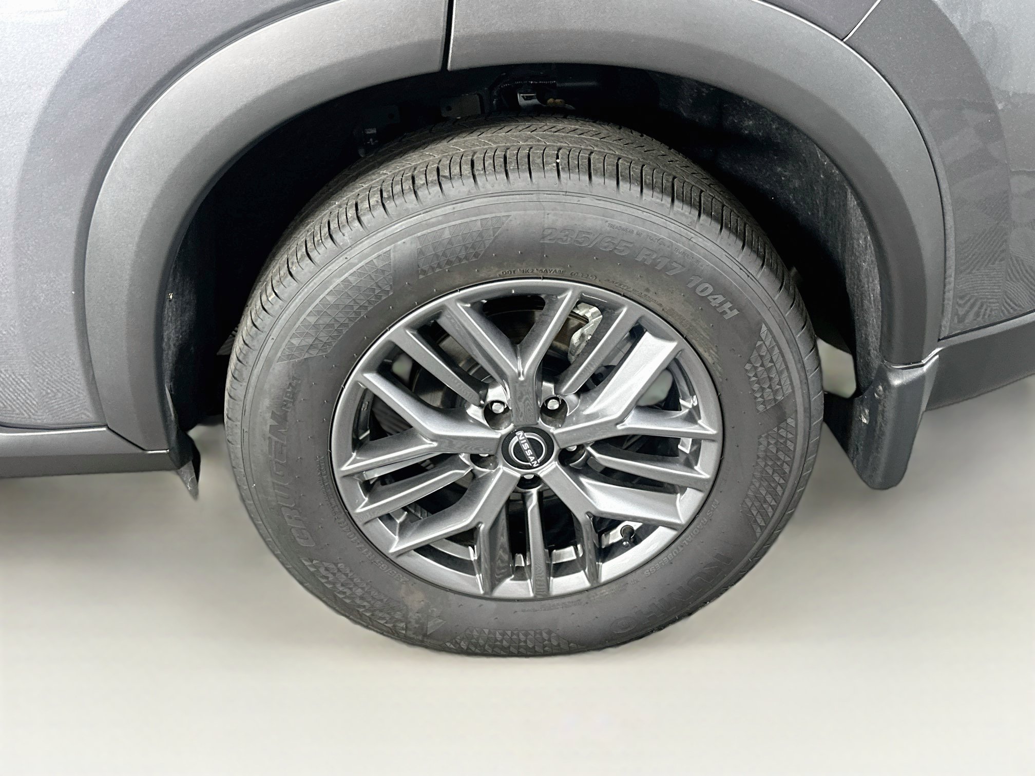Used 2025 Nissan Rogue S FWD image 11