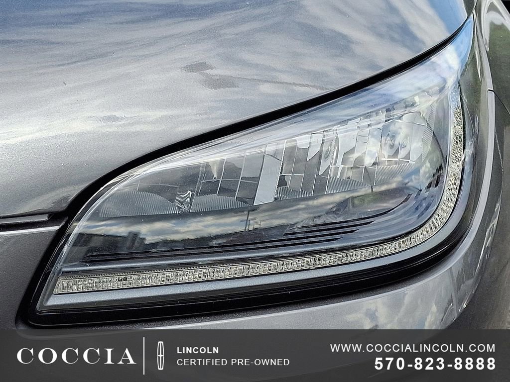 Used 2022 Lincoln Corsair AWD w/ Equipment Group 101A image 9