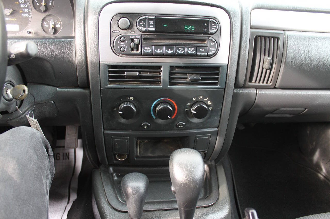 Used 2004 Jeep Grand Cherokee Laredo w/ Convenience Group AWD/4WD image 34