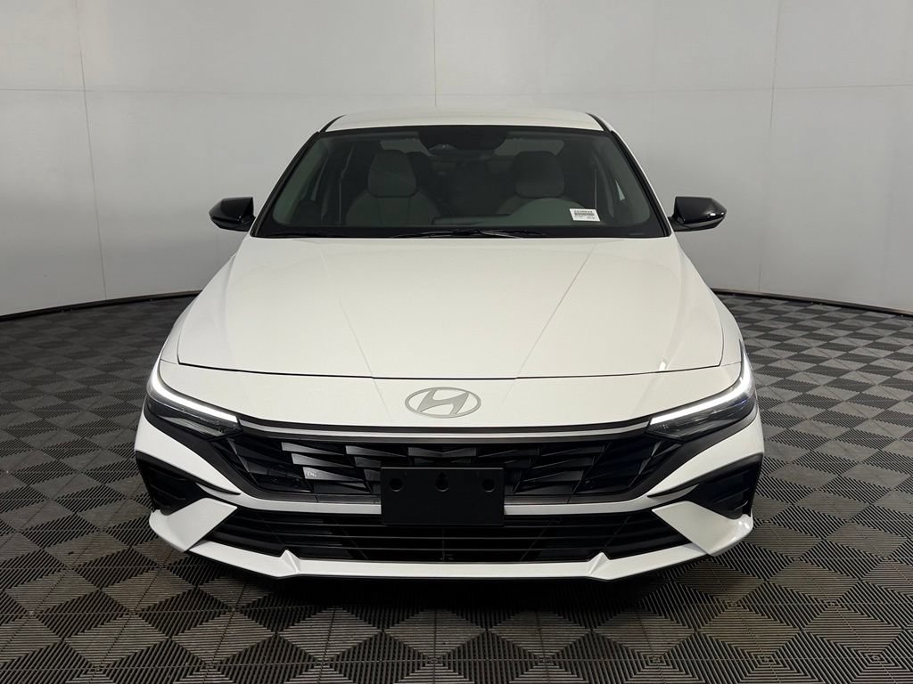 Used 2026 Hyundai Elantra Sport FWD image 11