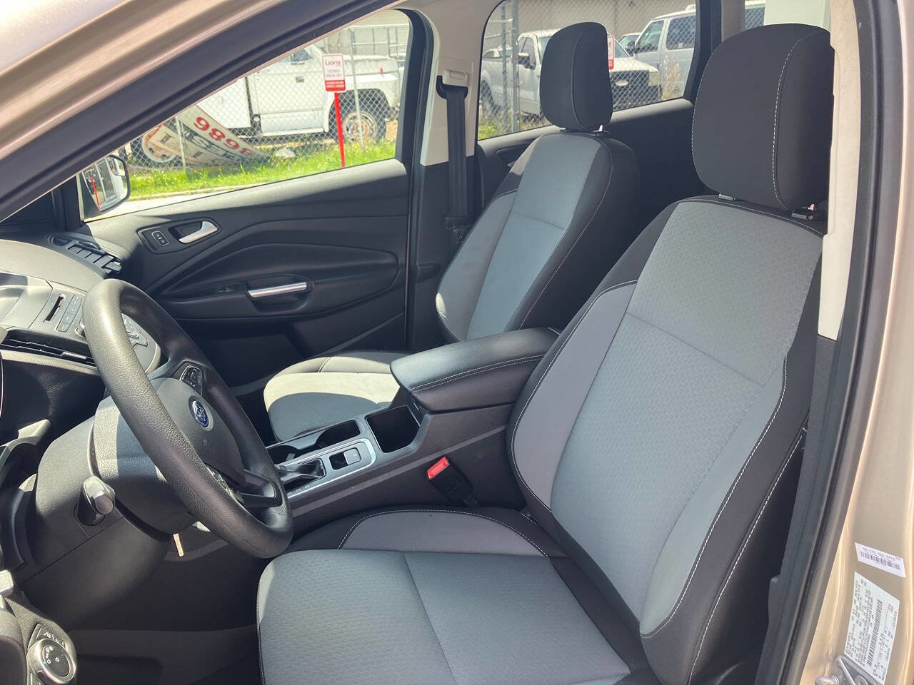 Used 2018 Ford Escape SE image 17