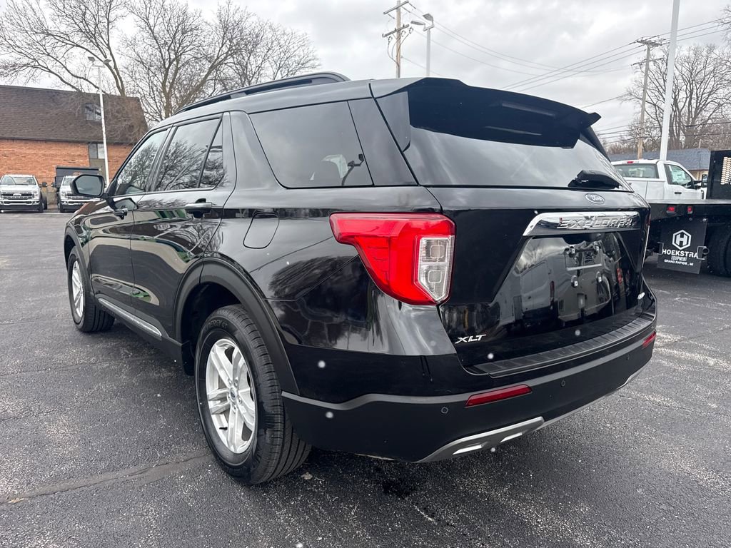 Used 2023 Ford Explorer XLT w/ Equipment Group 202A image 11