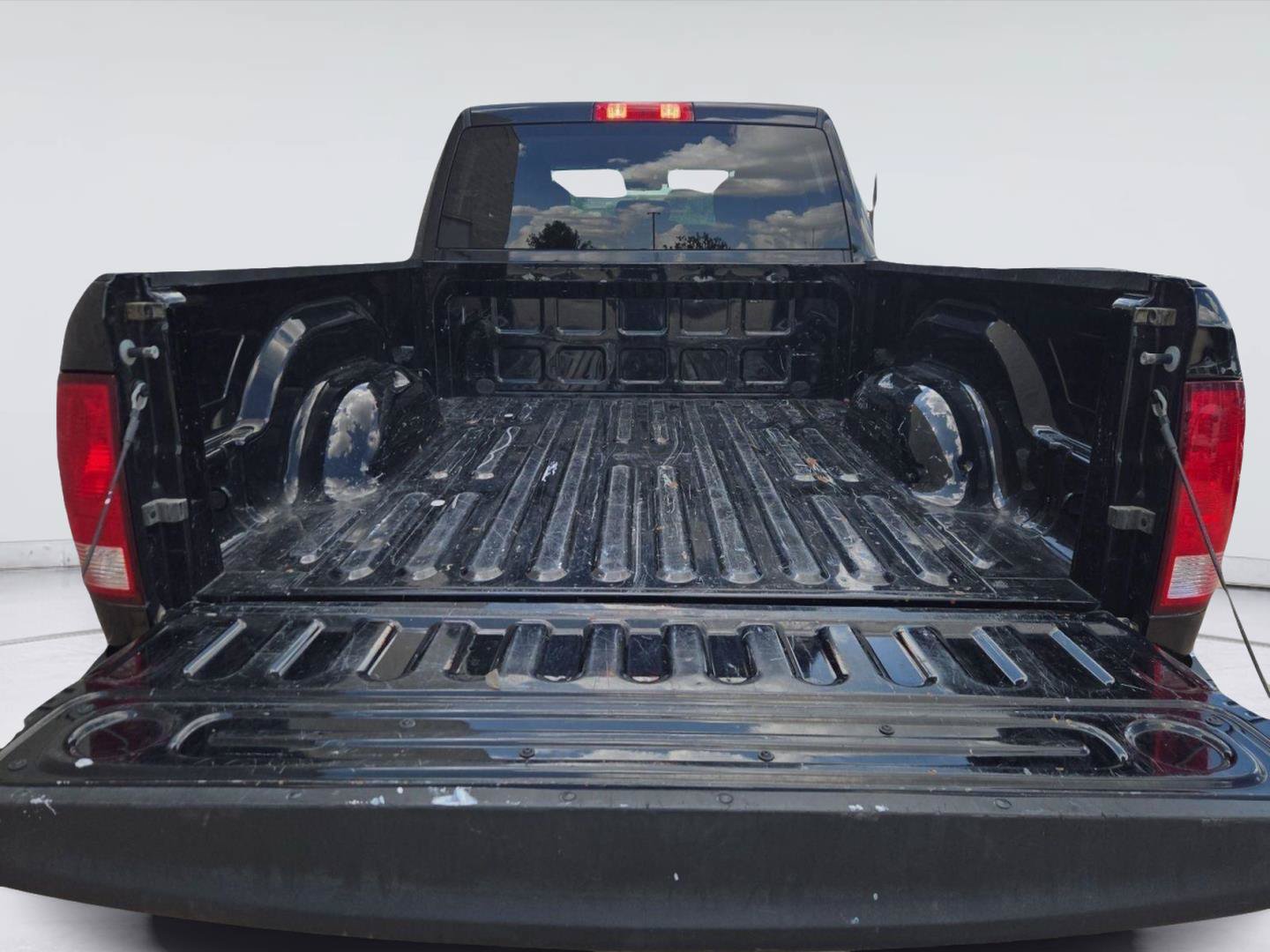 Used 2024 RAM 1500 Classic SLT AWD/4WD image 25