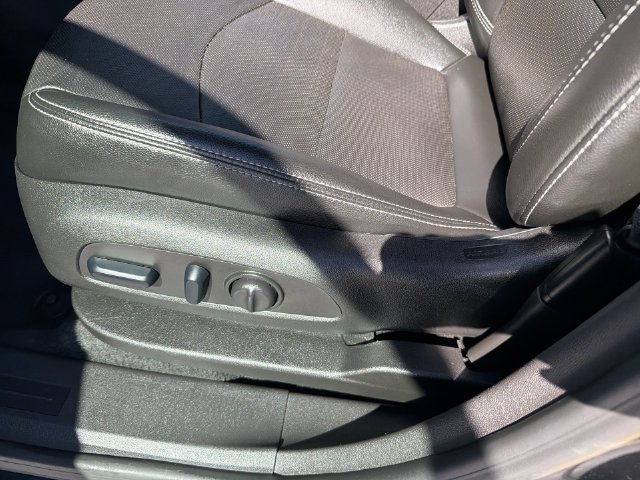 Used 2024 GMC Terrain SLT AWD/4WD image 36