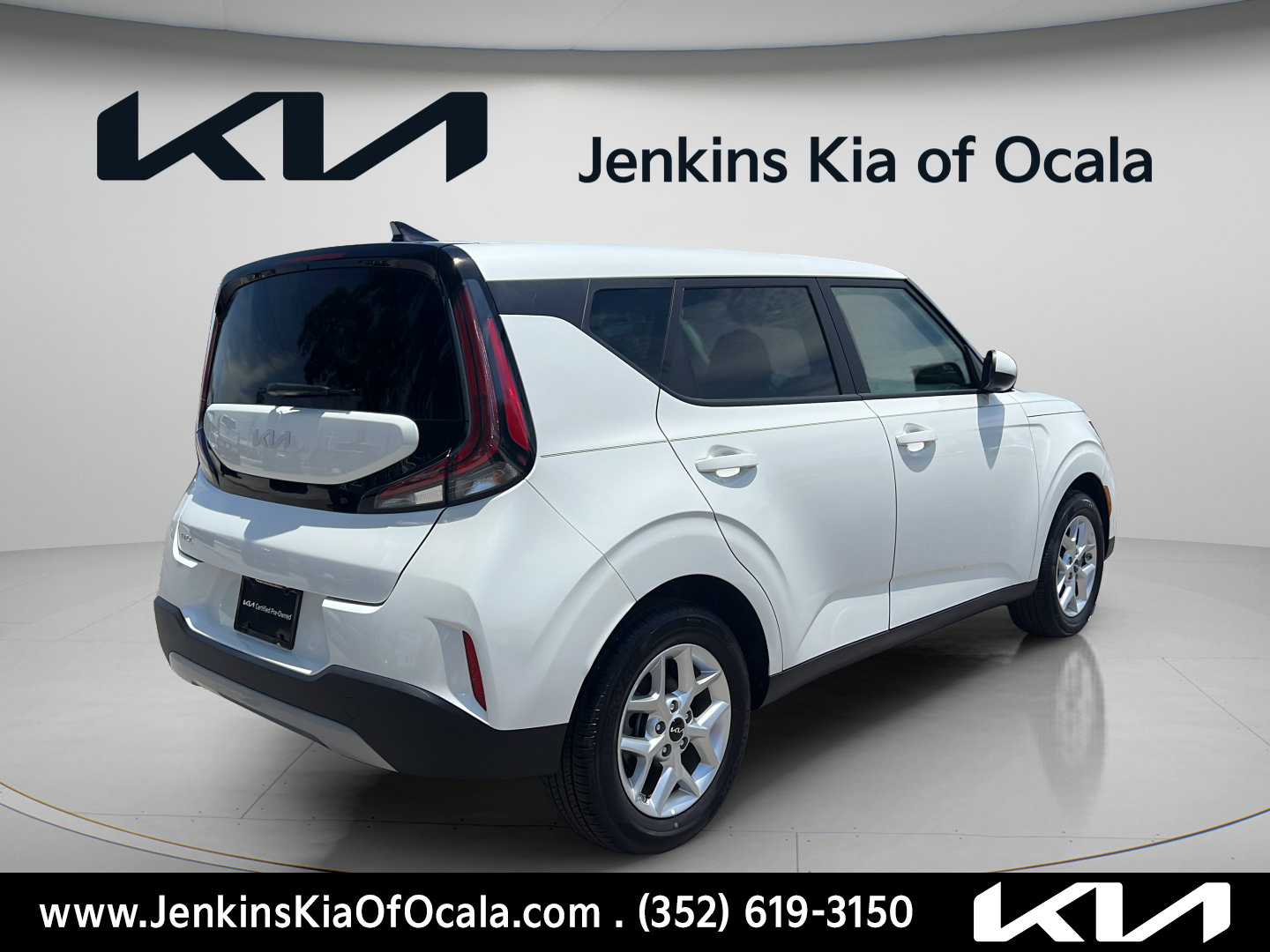 Certified 2025 Kia Soul LX w/ LX Technology Package FWD image 3