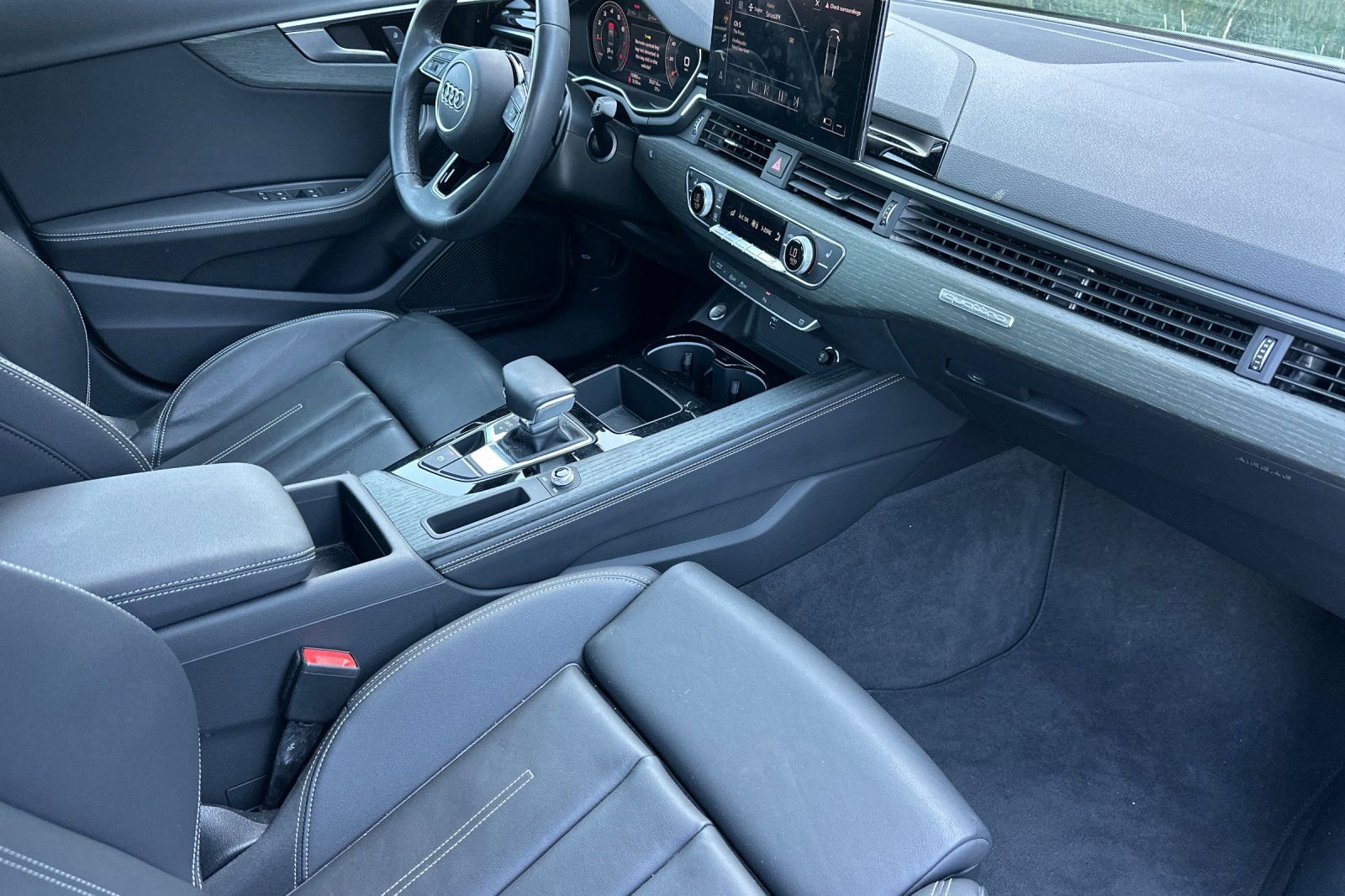 Used 2022 Audi A4 2.0T Premium Plus w/ Premium Plus Package AWD/4WD image 18