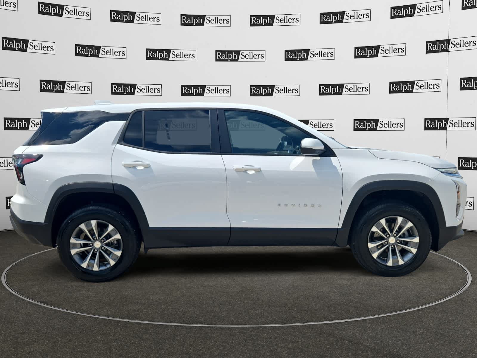 Used 2026 Chevrolet Equinox LT FWD image 7