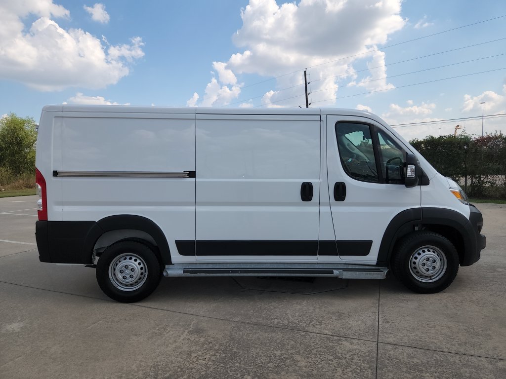 Used 2025 RAM ProMaster 2500 w/ U-Haul Equipment Group FWD image 4