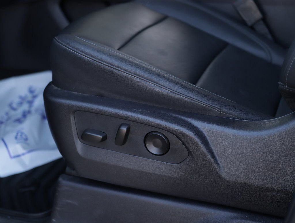 Used 2024 Chevrolet Silverado 1500 LTZ w/ Technology Package image 23