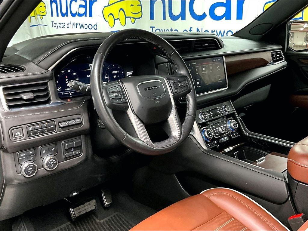Used 2023 GMC Yukon Denali Ultimate AWD/4WD image 8