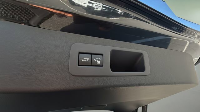Used 2025 Lexus LX 700h Overtrail w/ Accessory Package (Z1) AWD/4WD image 17