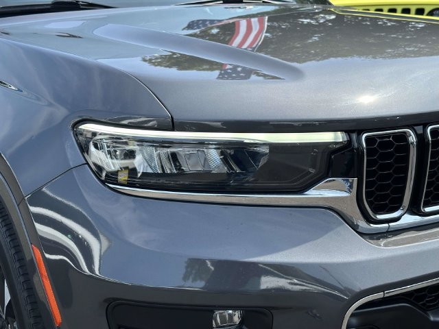 Certified 2023 Jeep Grand Cherokee L Overland AWD/4WD image 9