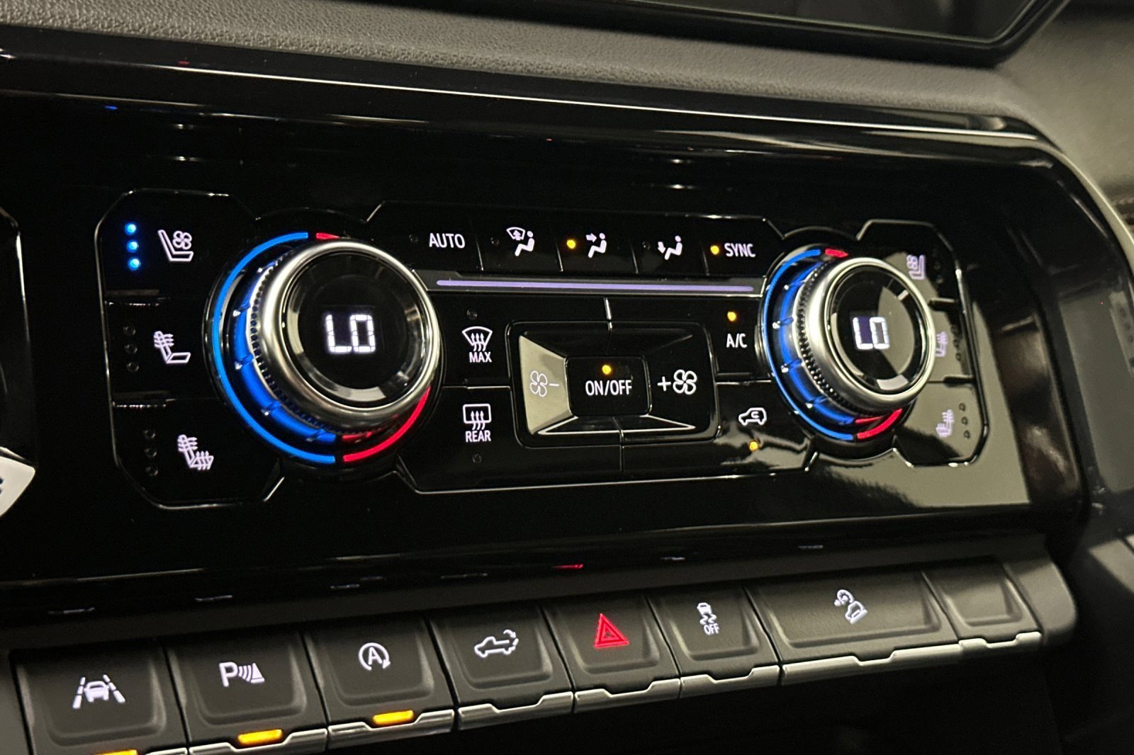 Used 2023 GMC Sierra 1500 AT4 w/ AT4 Premium Package image 18