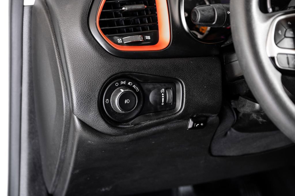 Used 2018 Jeep Renegade Sport w/ Power & Air Group image 23