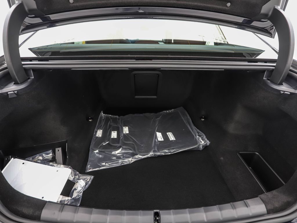 New 2026 BMW 740i xDrive w/ Premium Package image 24