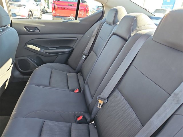 Used 2024 Nissan Altima 2.5 SV image 12