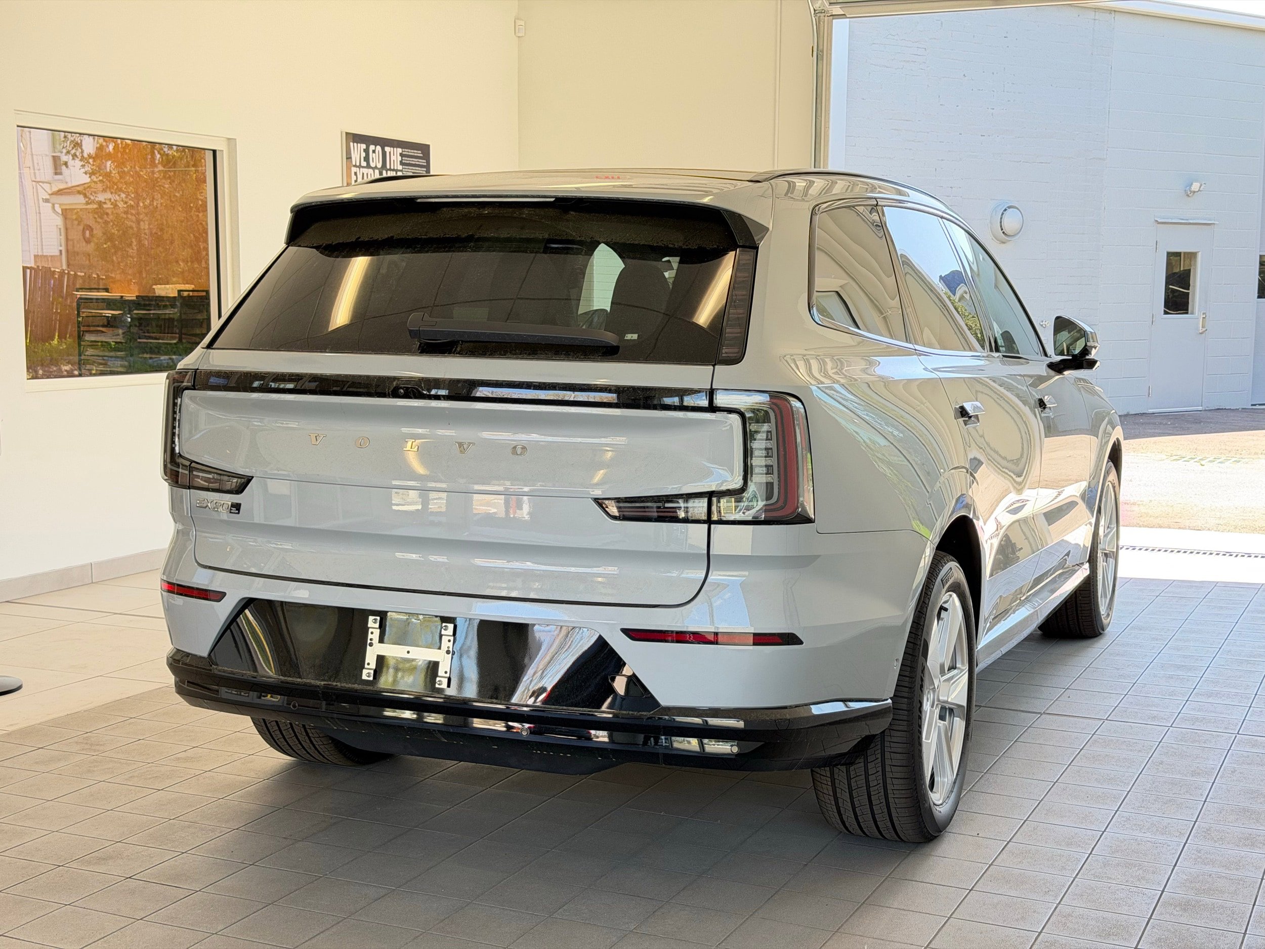 New 2026 Volvo EX90 Plus AWD/4WD image 6