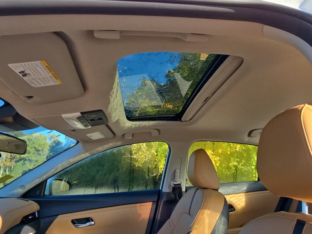 Used 2025 Nissan Sentra SV w/ SV Premium Package FWD image 12