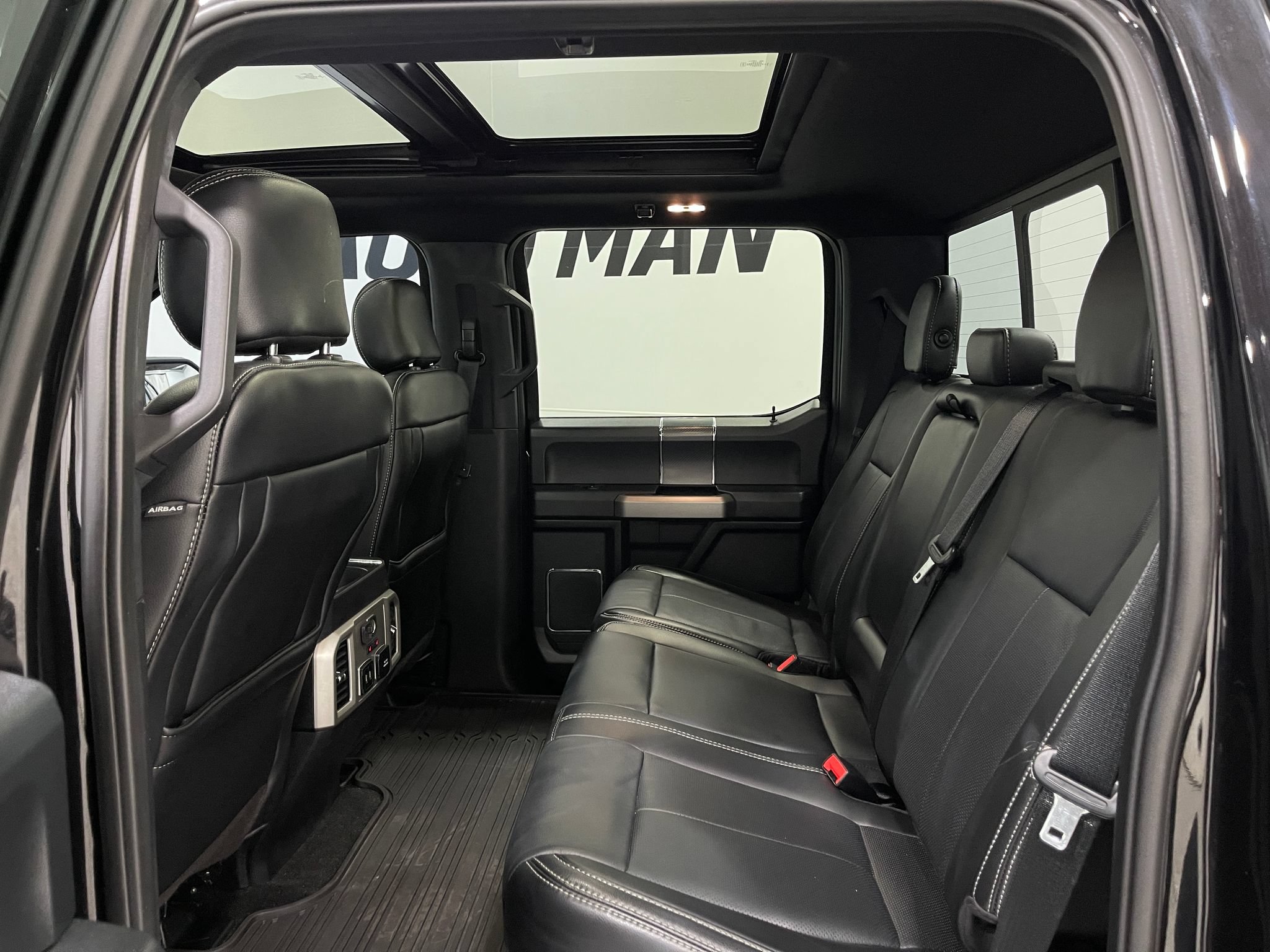 Used 2019 Ford F150 Lariat w/ Equipment Group 502A Luxury AWD/4WD image 28