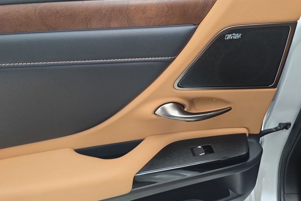 Used 2023 Lexus ES 300h Ultra Luxury image 26