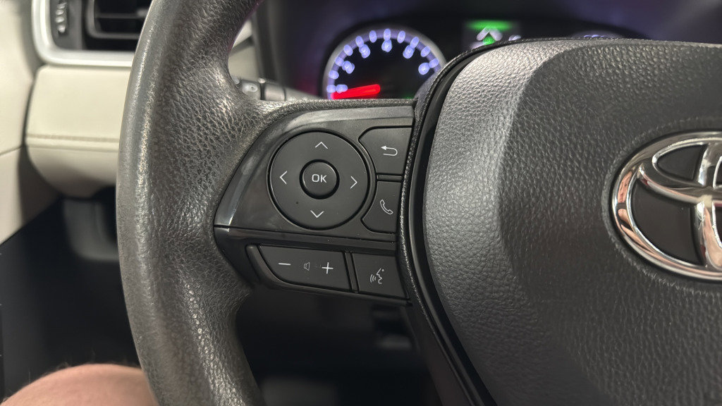 Used 2019 Toyota RAV4 XLE FWD image 22