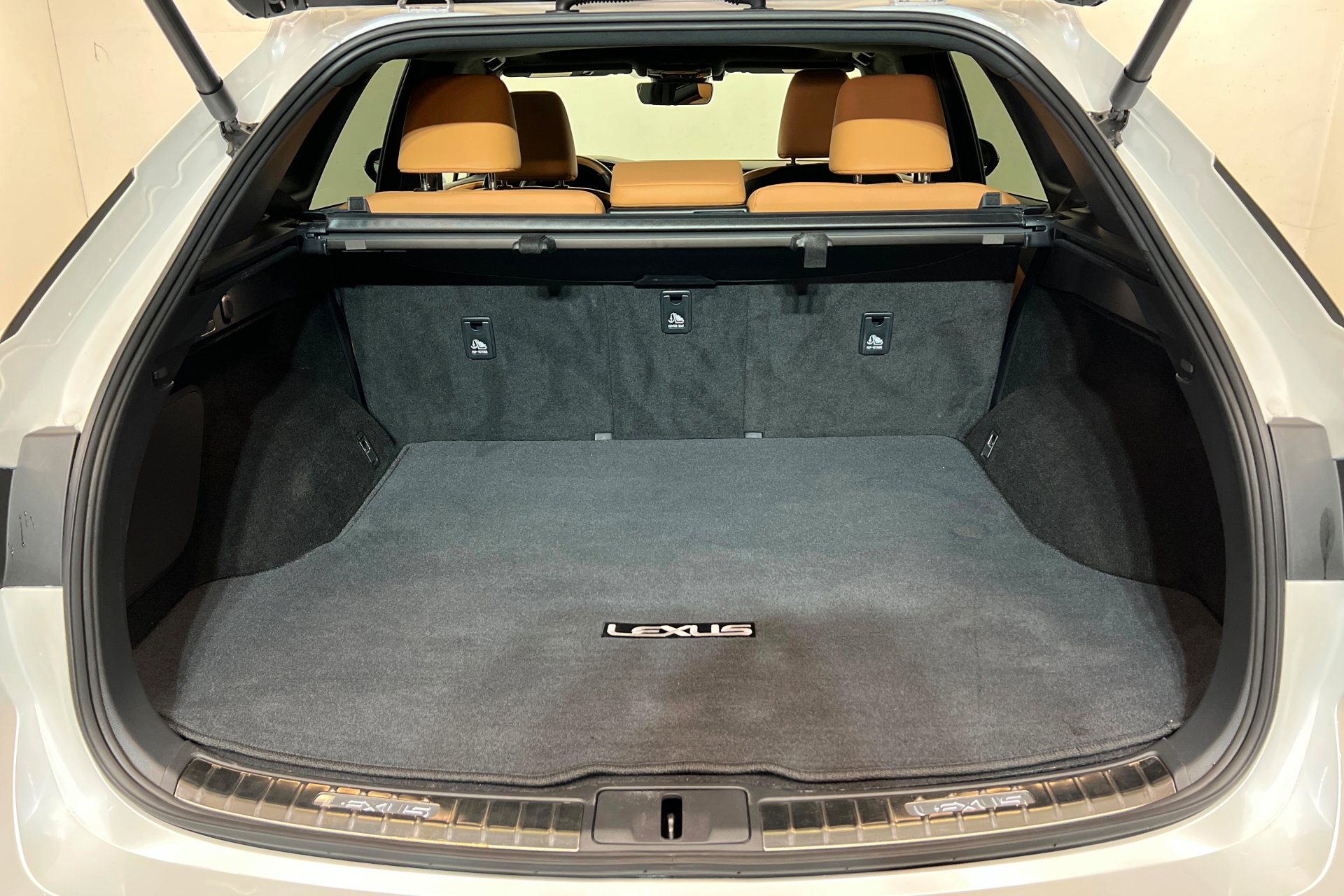 Used 2024 Lexus RX 350h w/ Convenience Package image 23