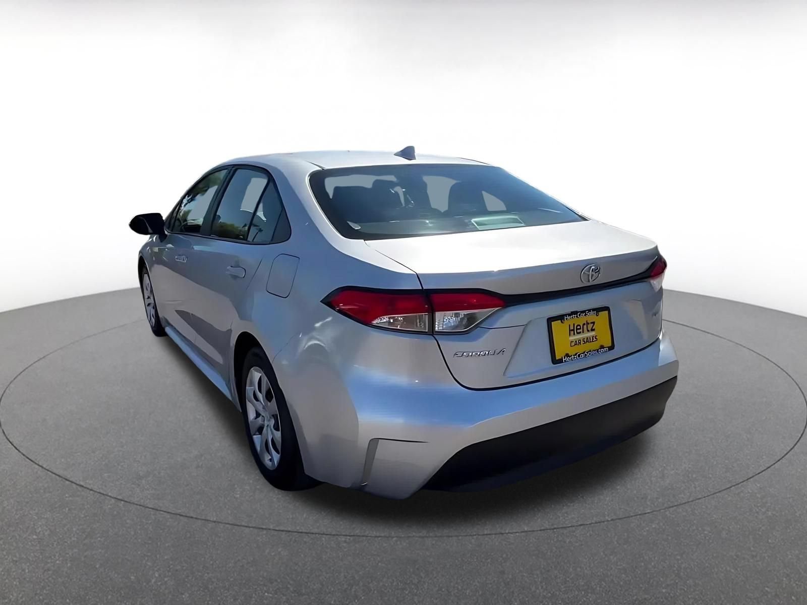 Used 2025 Toyota Corolla LE FWD image 11