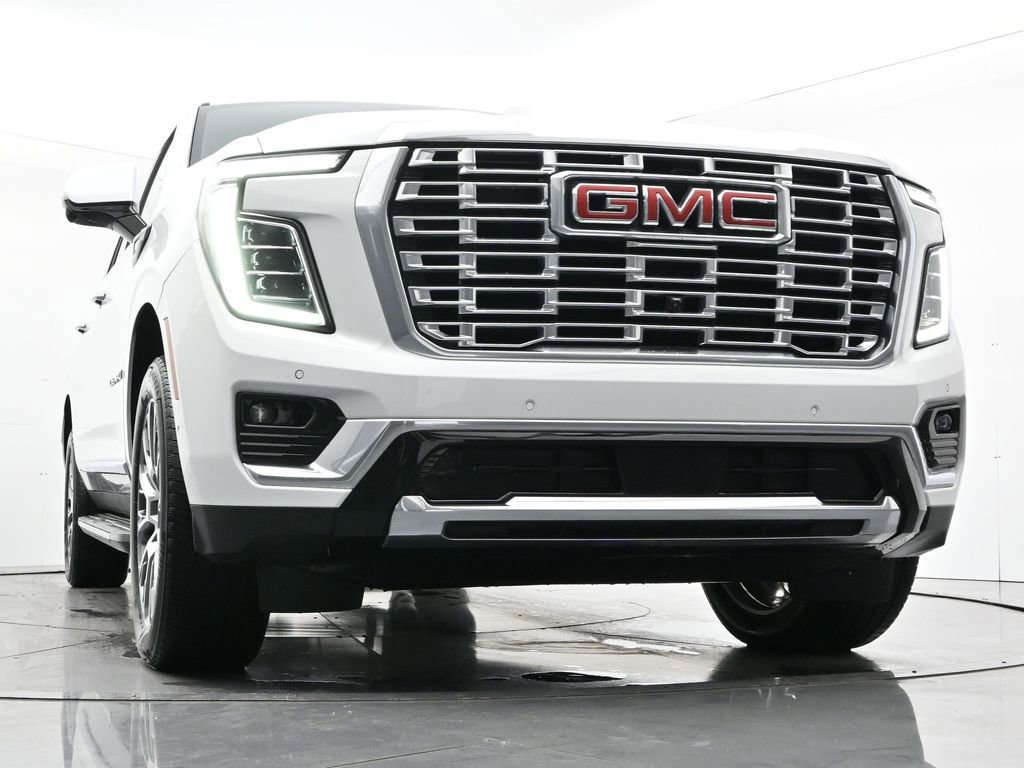 Used 2025 GMC Yukon XL Denali AWD/4WD image 30