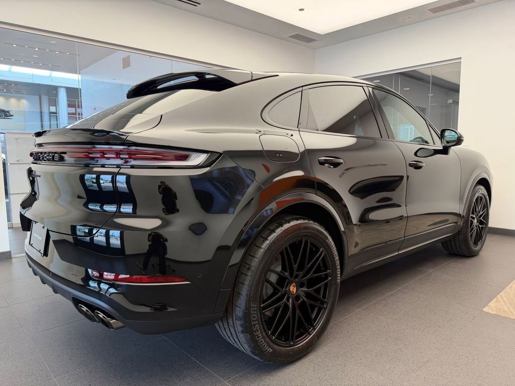 New 2026 Porsche Cayenne Coupe AWD/4WD image 7