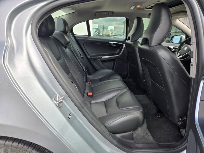 Used 2017 Volvo S60 T5 Dynamic image 15
