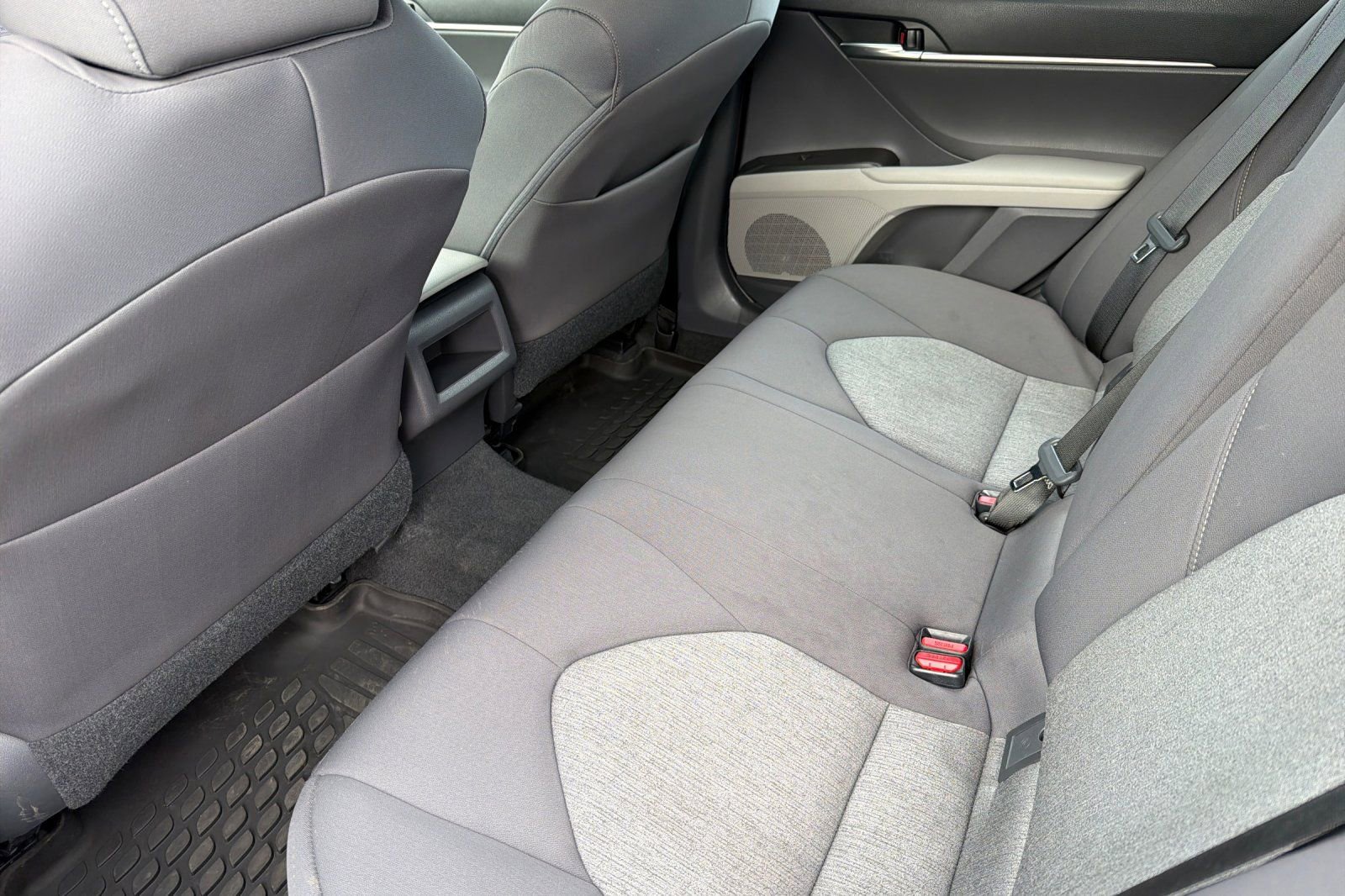 Used 2021 Toyota Camry LE image 9