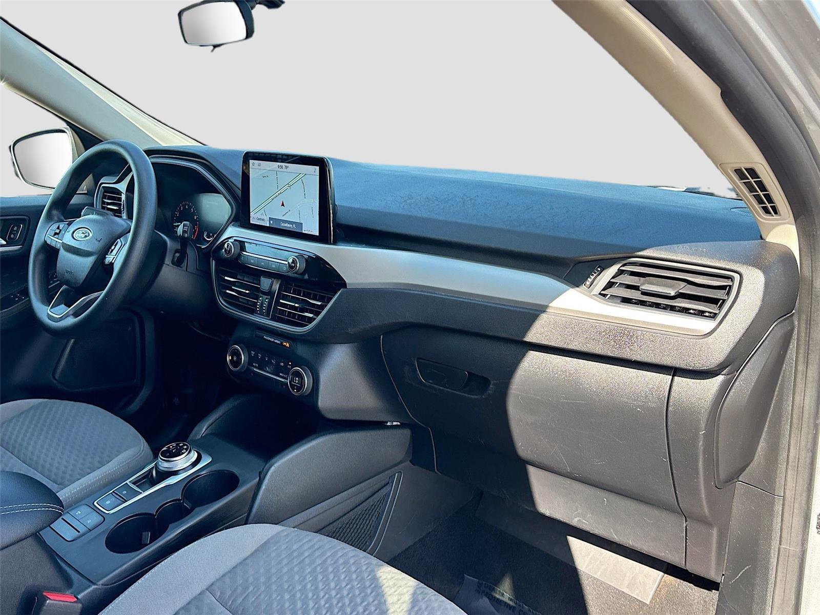 Used 2020 Ford Escape SE image 29