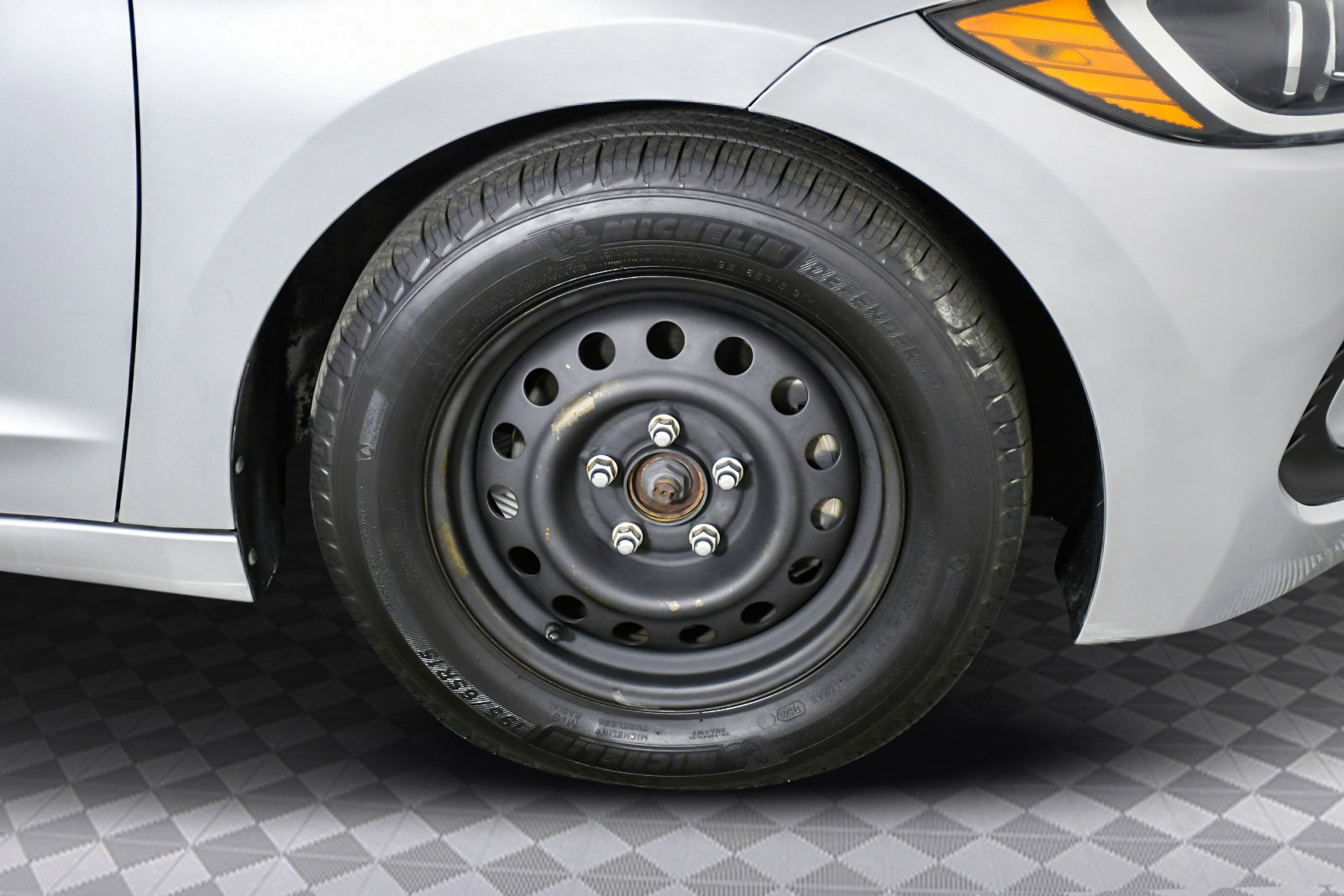 Used 2017 Hyundai Elantra SE image 31