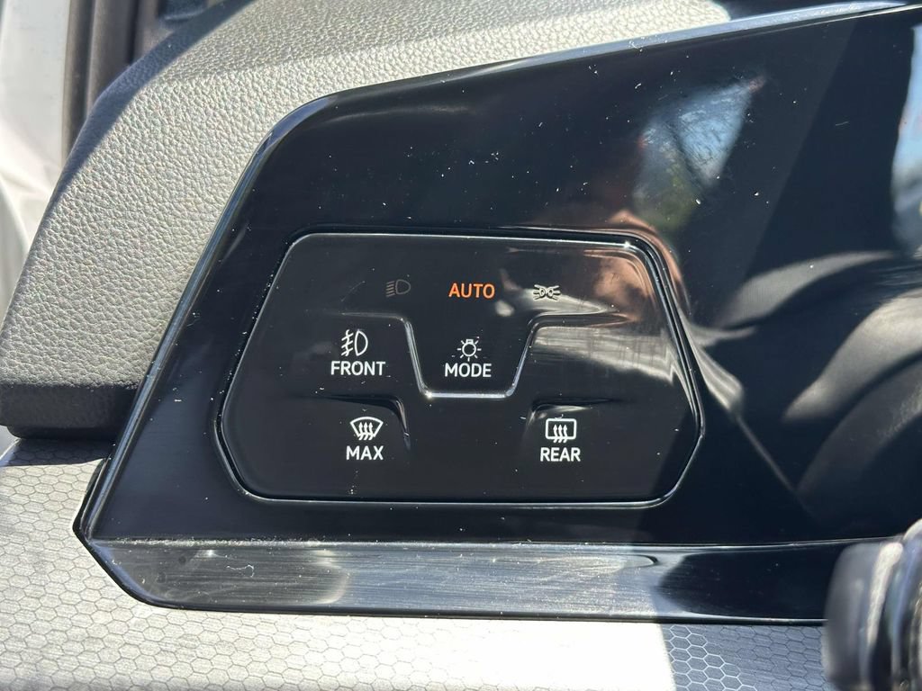 Used 2023 Volkswagen GTI 40th Anniversary Edition FWD image 19