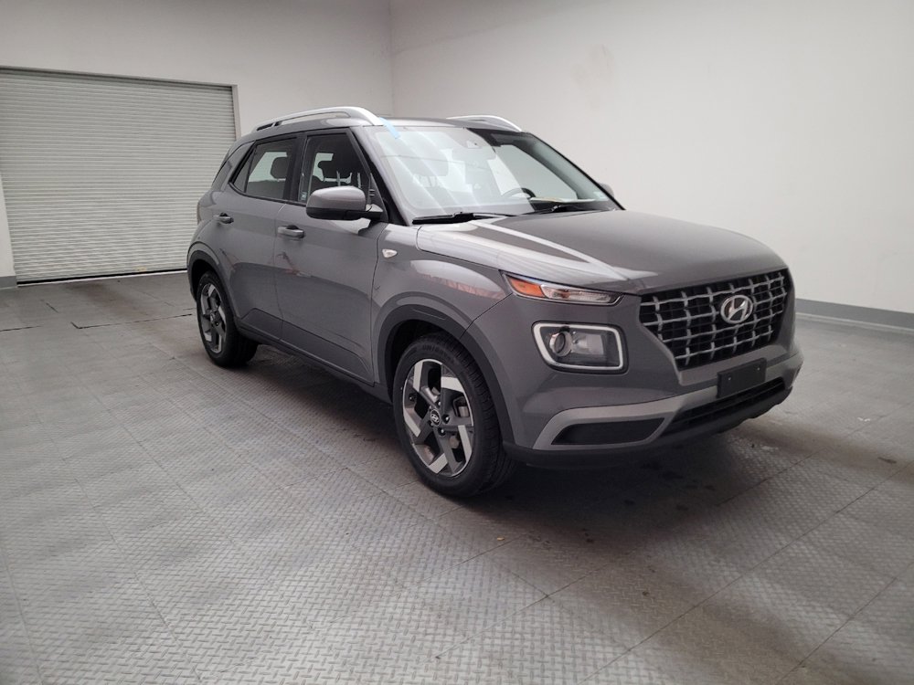 Used 2021 Hyundai Venue SEL FWD image 13