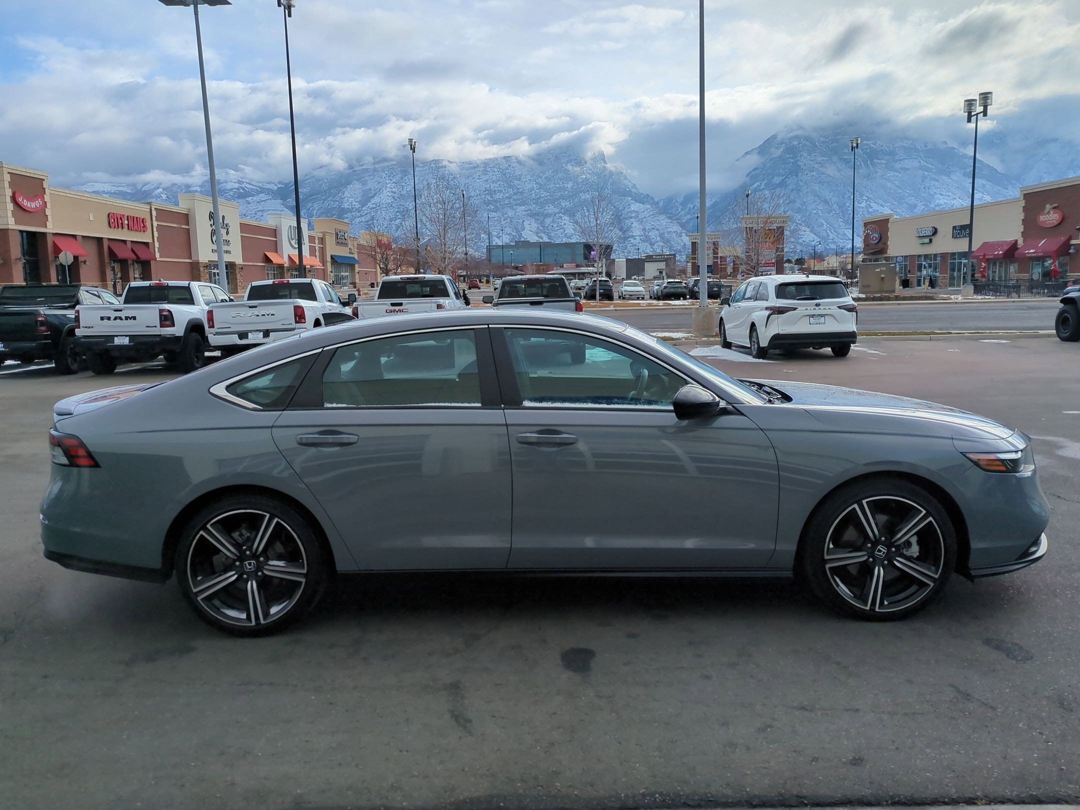 Used 2023 Honda Accord Sport image 2