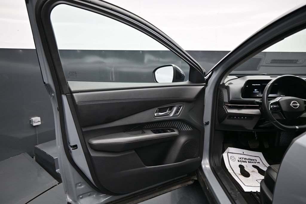 Used 2023 Nissan Ariya FWD image 10