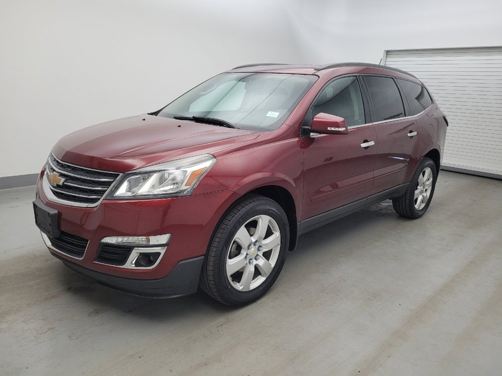 Used 2017 Chevrolet Traverse LT w/ Style and Technology Package FWD image 2
