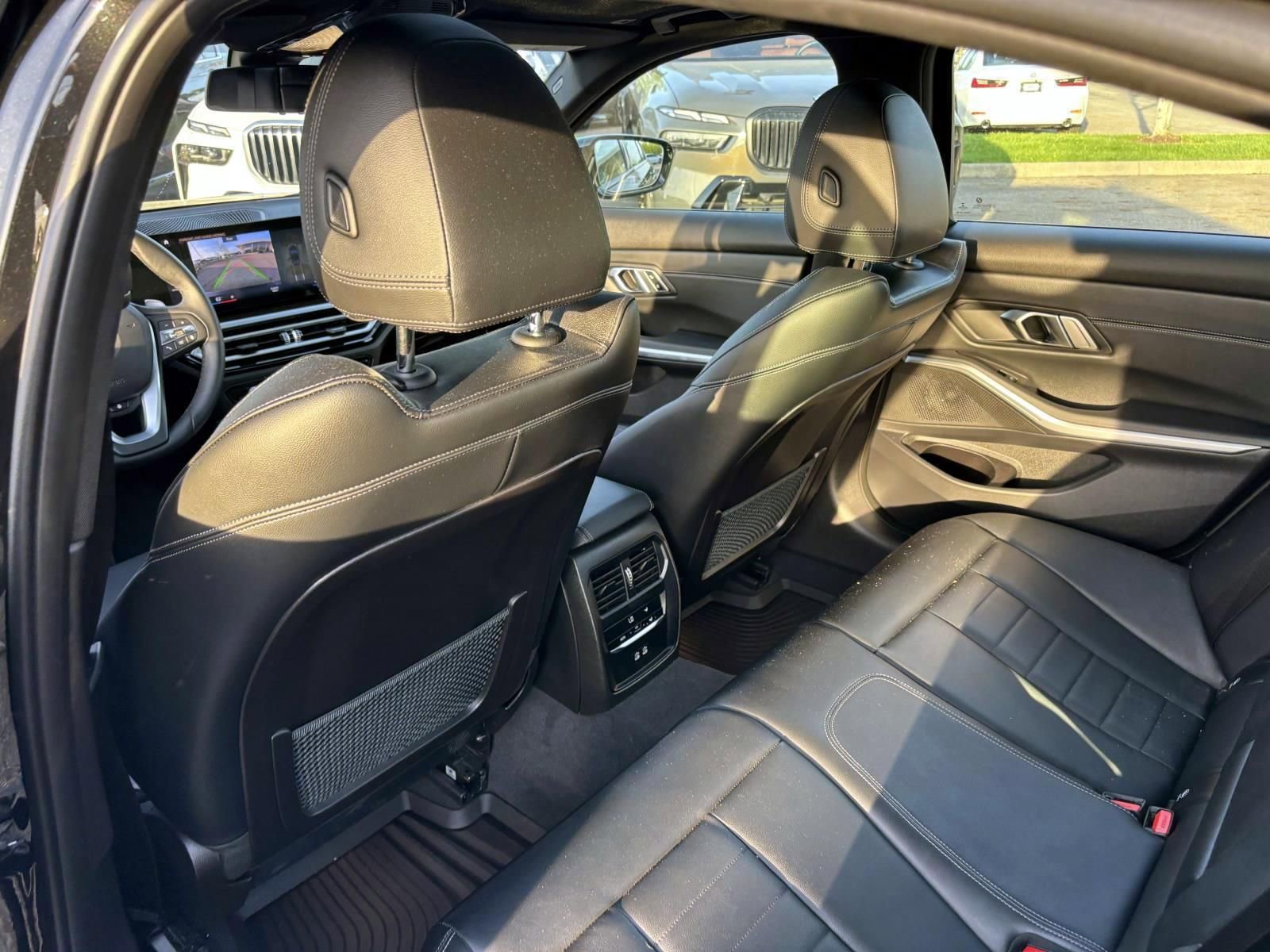 Used 2023 BMW 330i xDrive Sedan w/ Premium Package AWD/4WD image 27