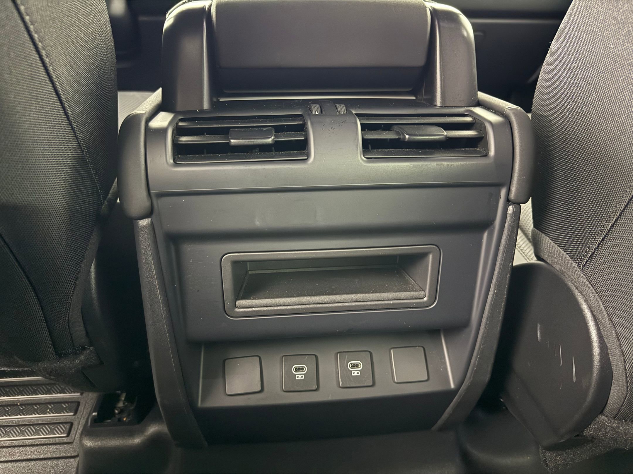 Used 2025 Land Rover Defender 110 S image 23