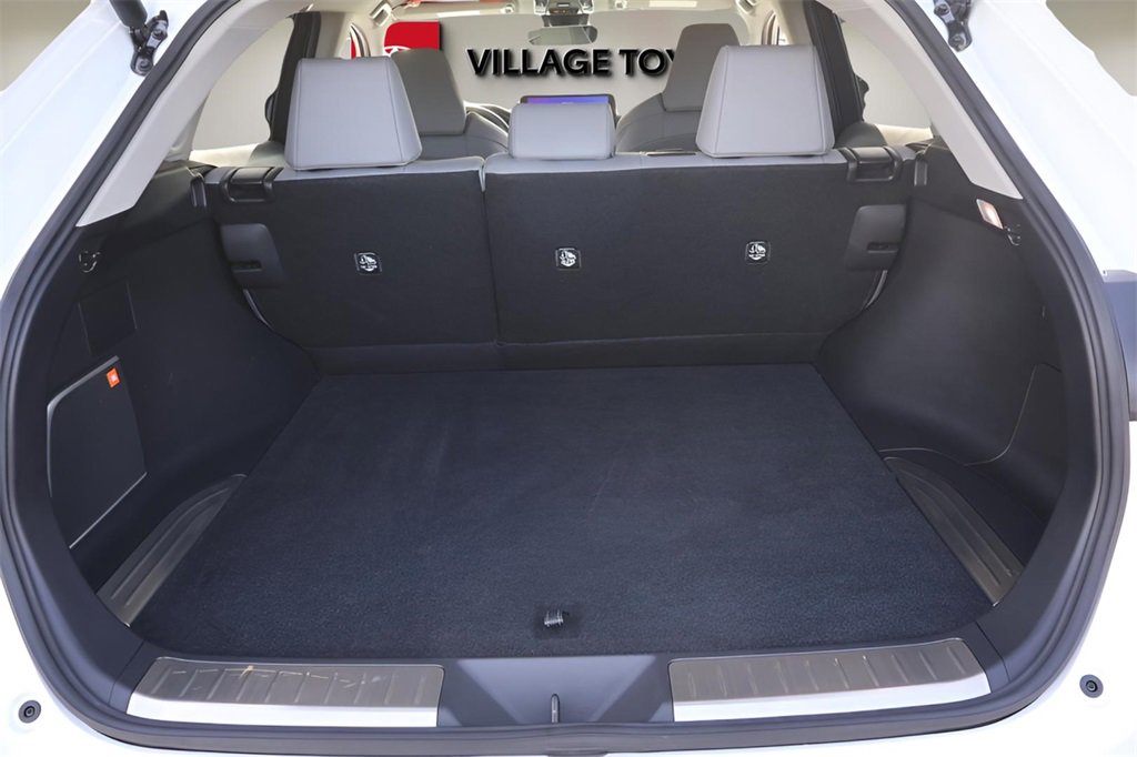 Certified 2024 Toyota Venza XLE image 23