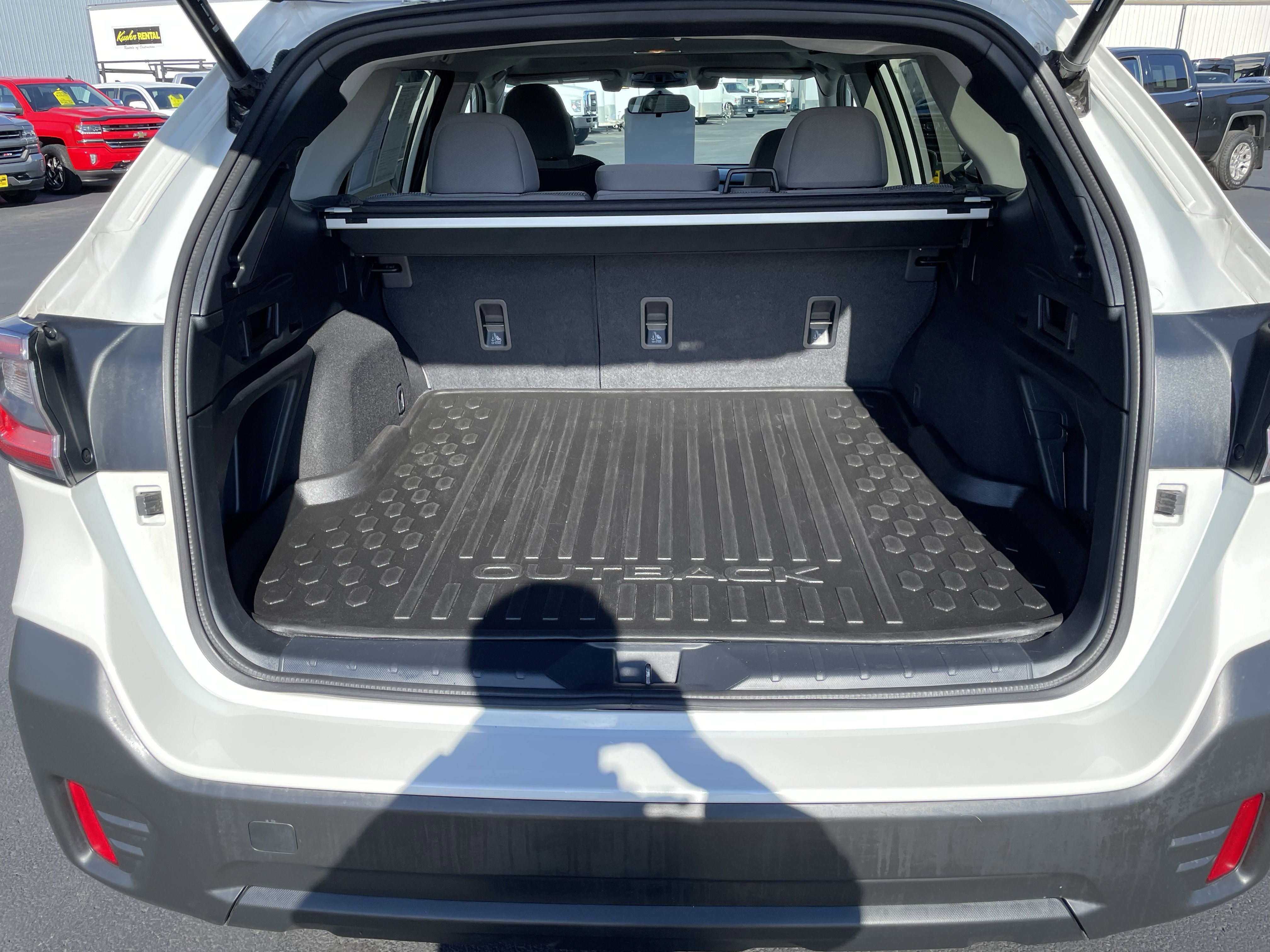 Used 2022 Subaru Outback Premium image 9