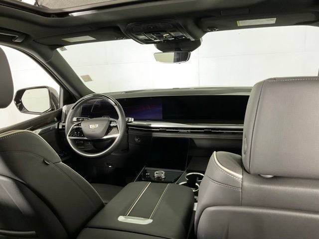 Used 2025 Cadillac Escalade Premium Luxury AWD/4WD image 14